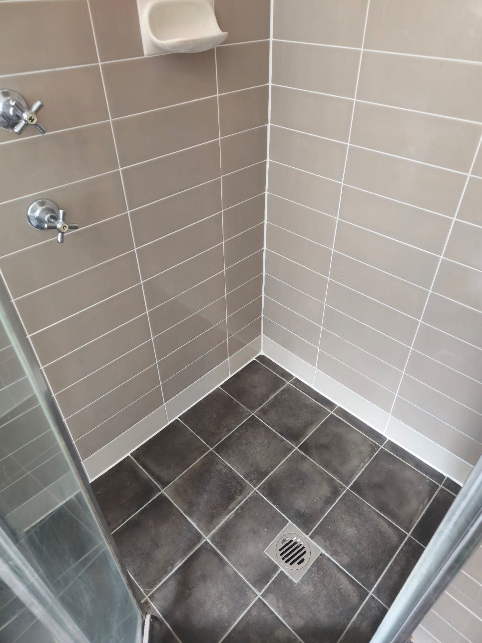 SmartSealed regrouting & epoxy